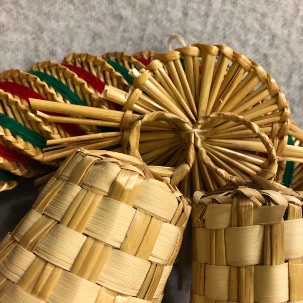 NWOT - Woven Straw Holiday Bell Wreath